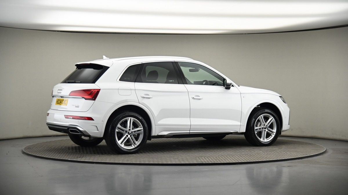 More views of Audi Q5