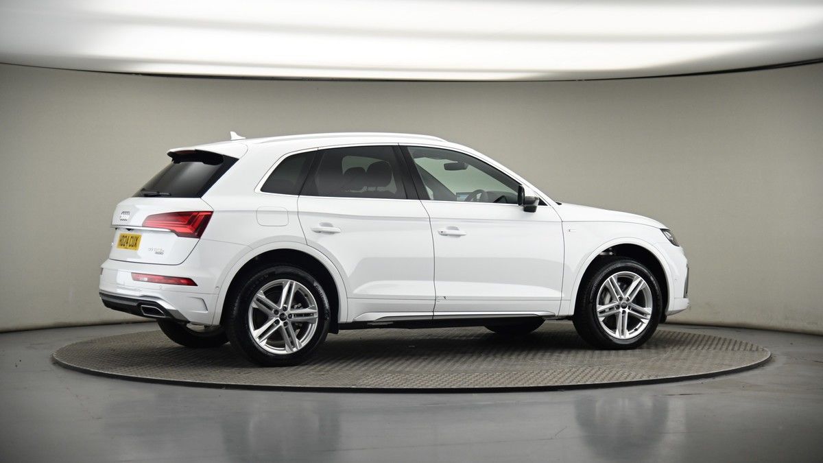 More views of Audi Q5