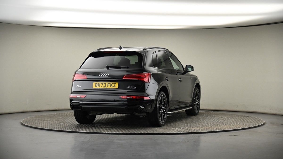 More views of Audi Q5