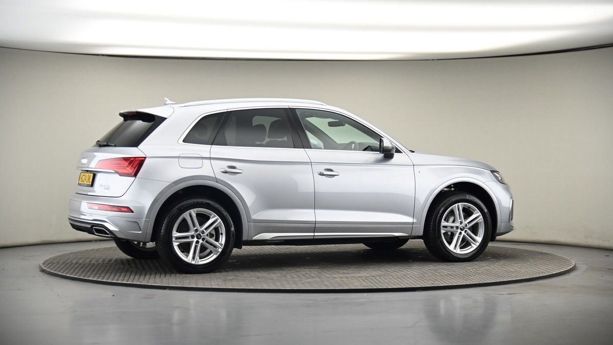 More views of Audi Q5