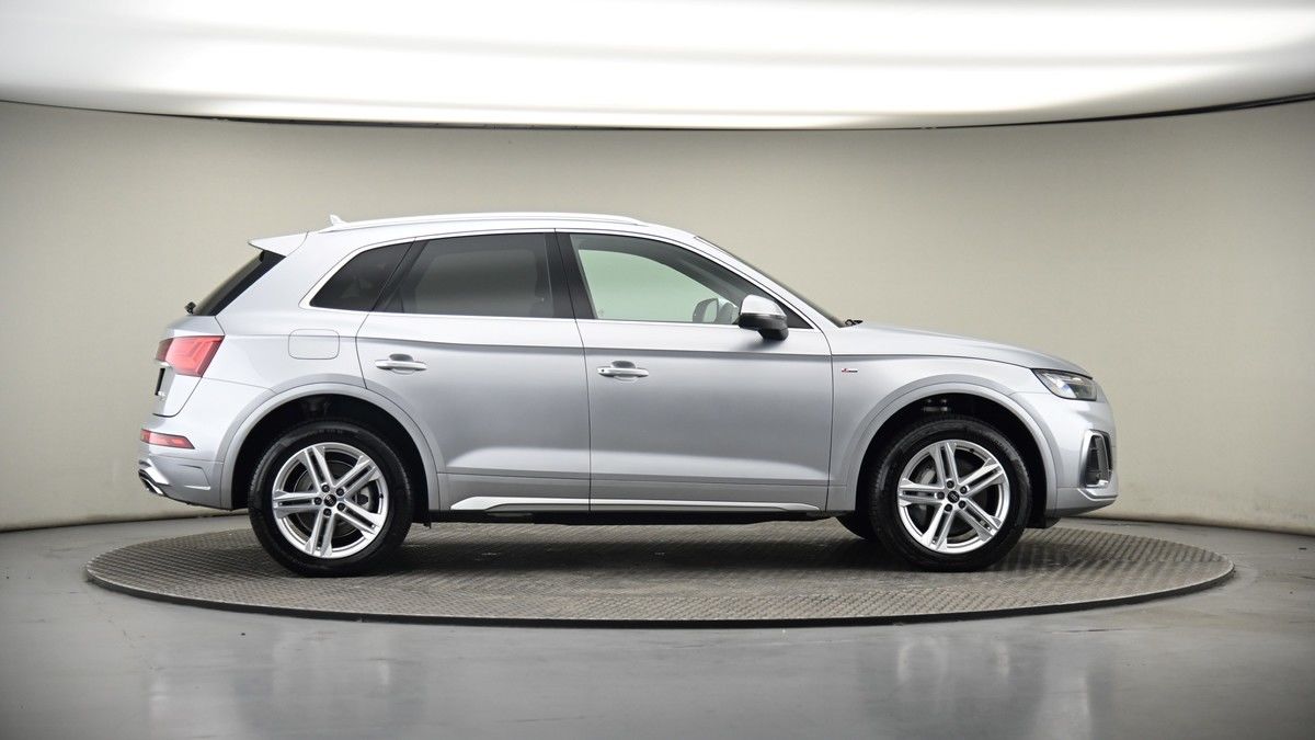 More views of Audi Q5