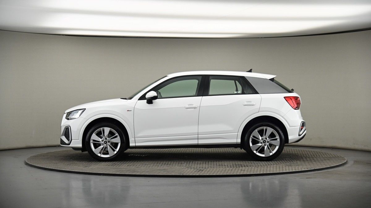 Audi Q2 Image 18