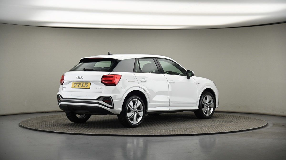 Audi Q2 Image 6