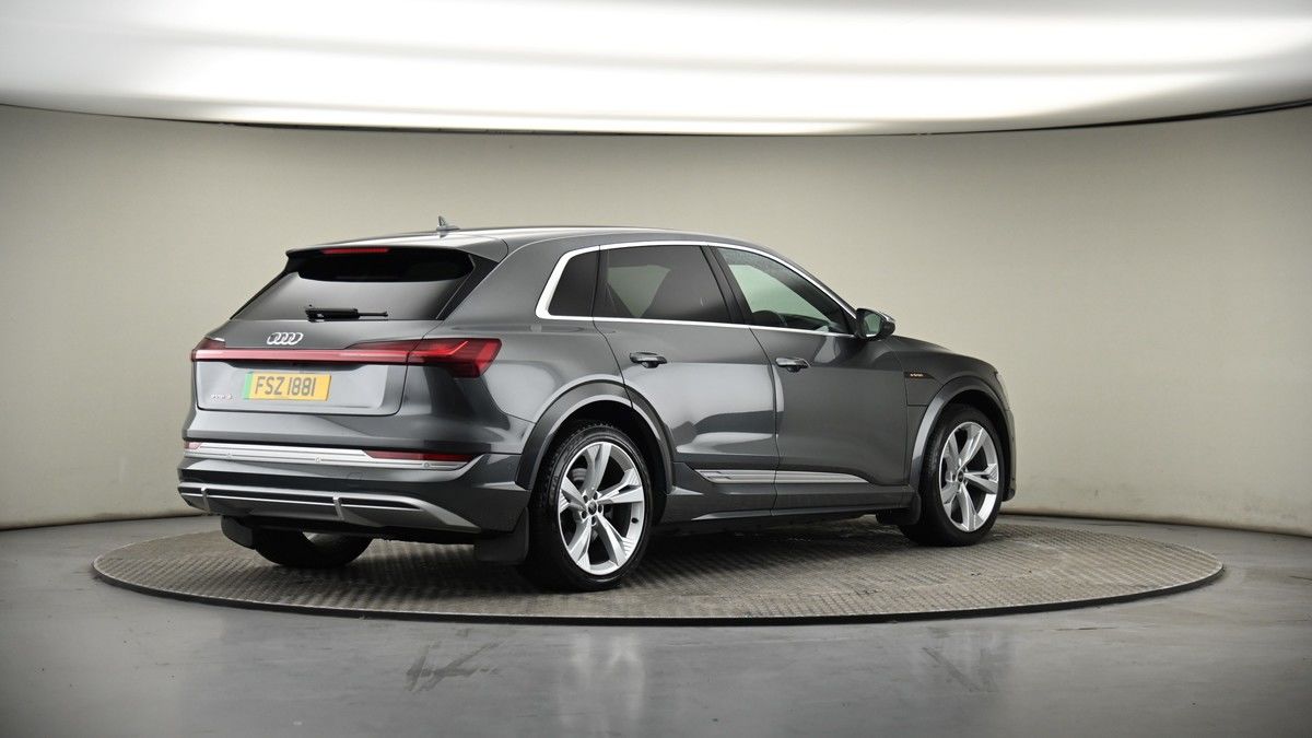 Audi e-tron S Image 6