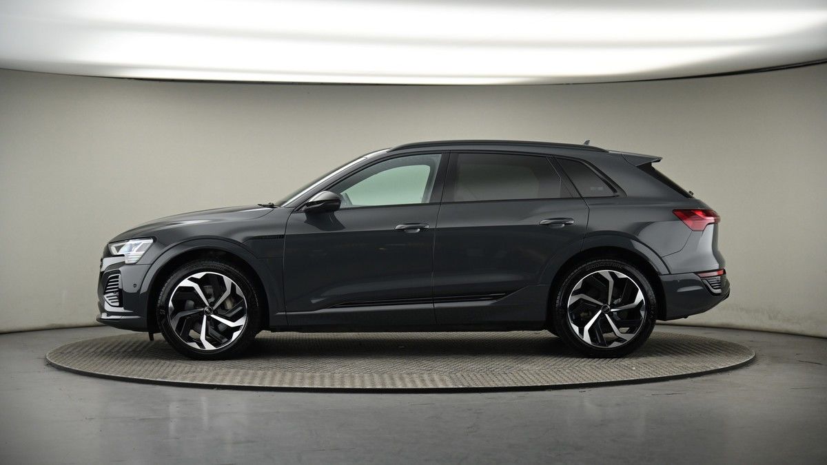 Audi Q8 e-tron Image 19