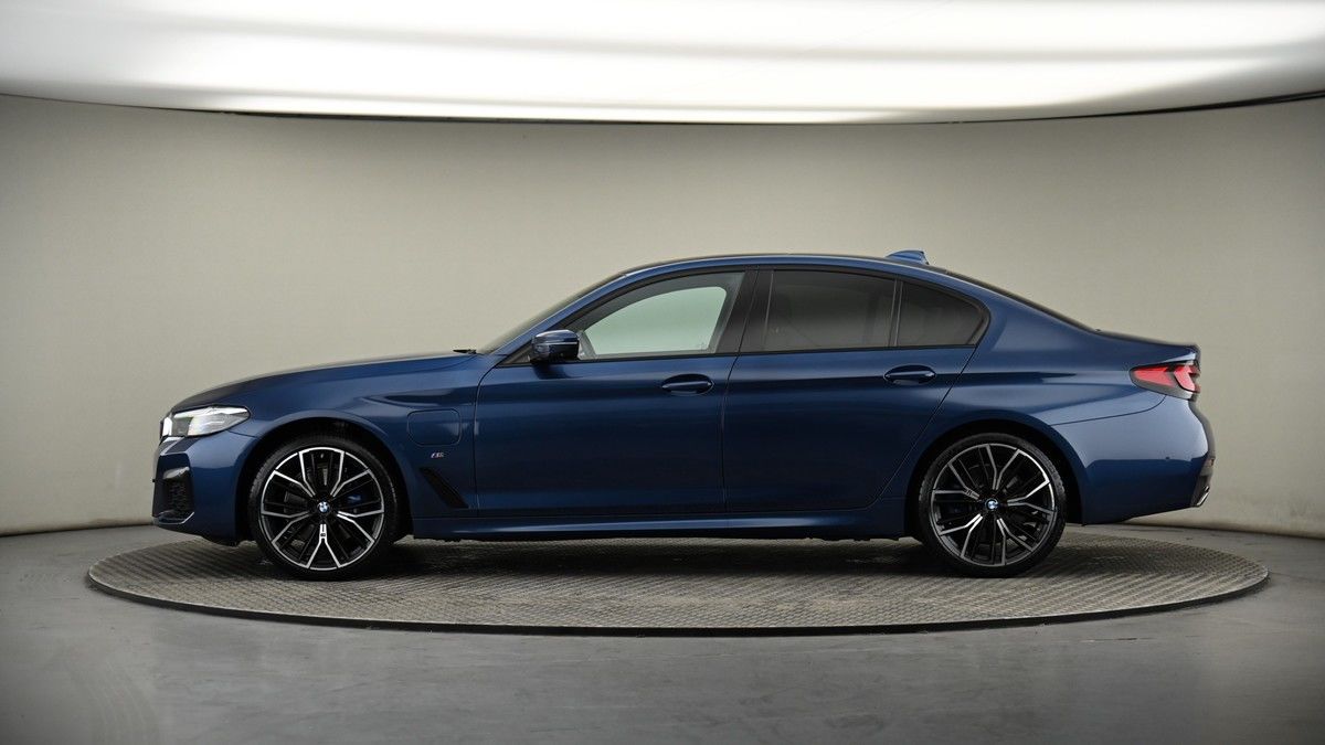 BMW 5 Series Image 19