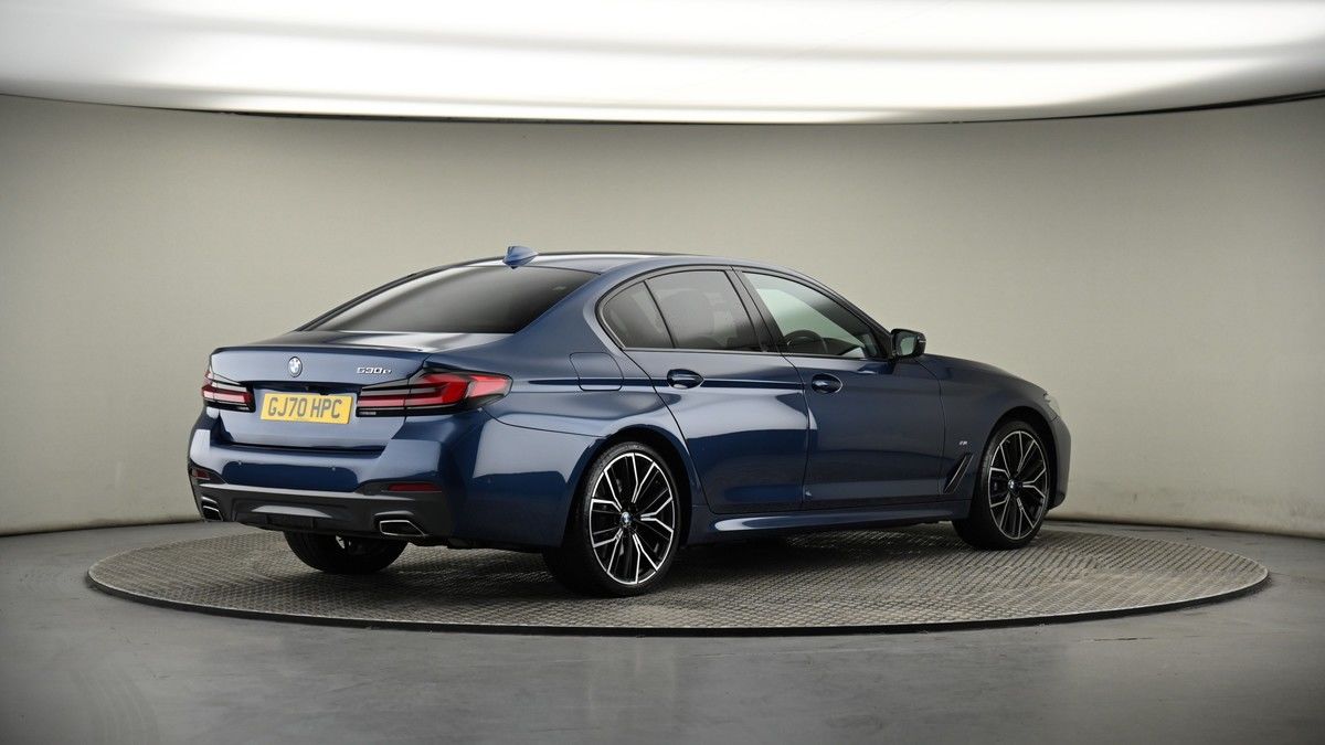 BMW 5 Series Image 7