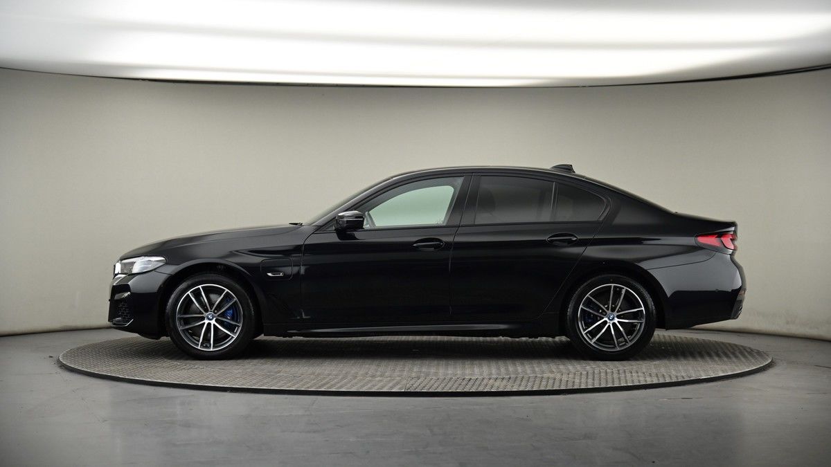 BMW 5 Series Image 19