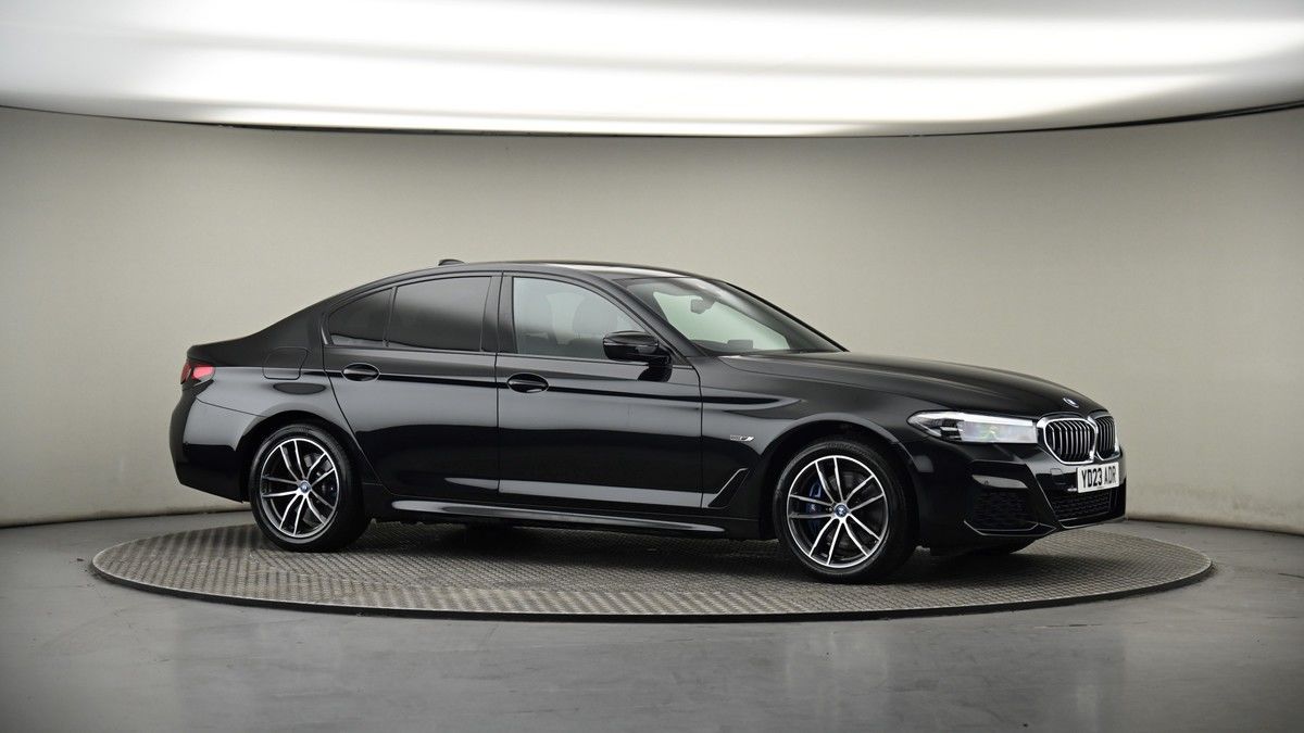BMW 5 Series Image 6