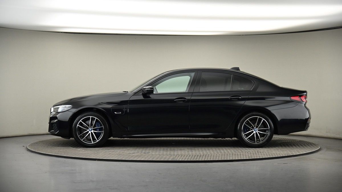 BMW 5 Series Image 19