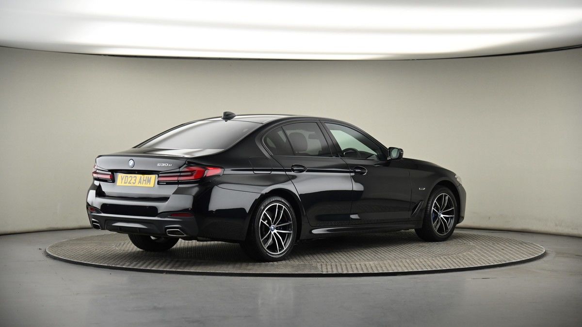 BMW 5 Series Image 7