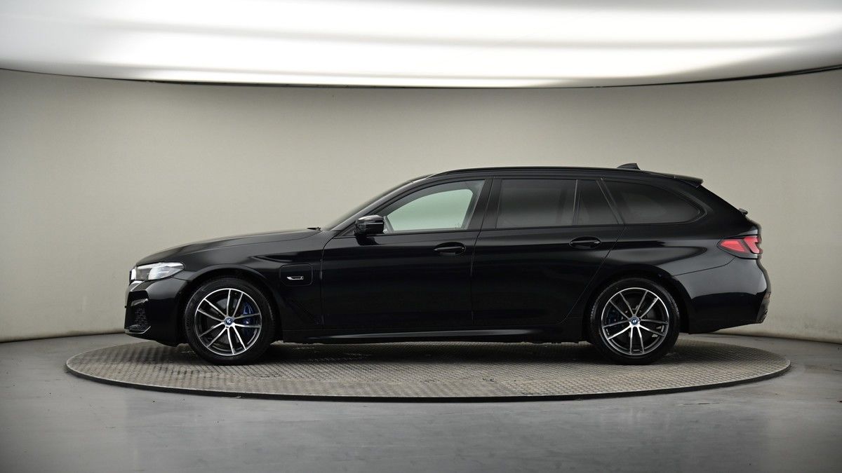 BMW 5 Series Image 19