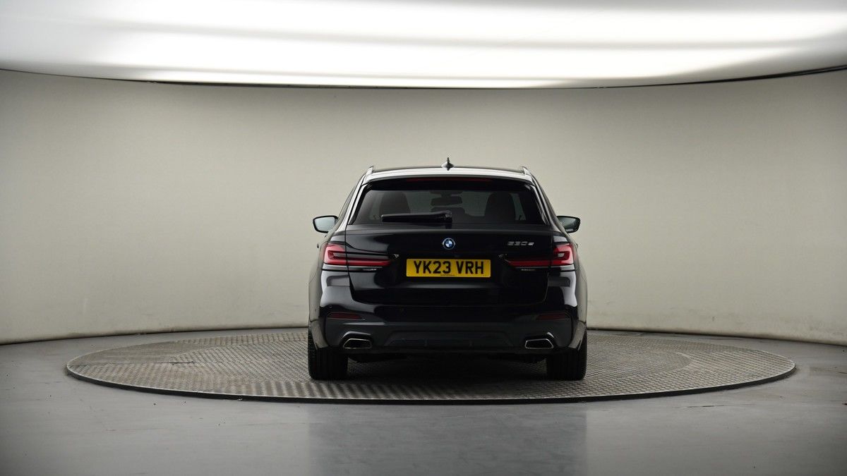 BMW 5 Series Image 17