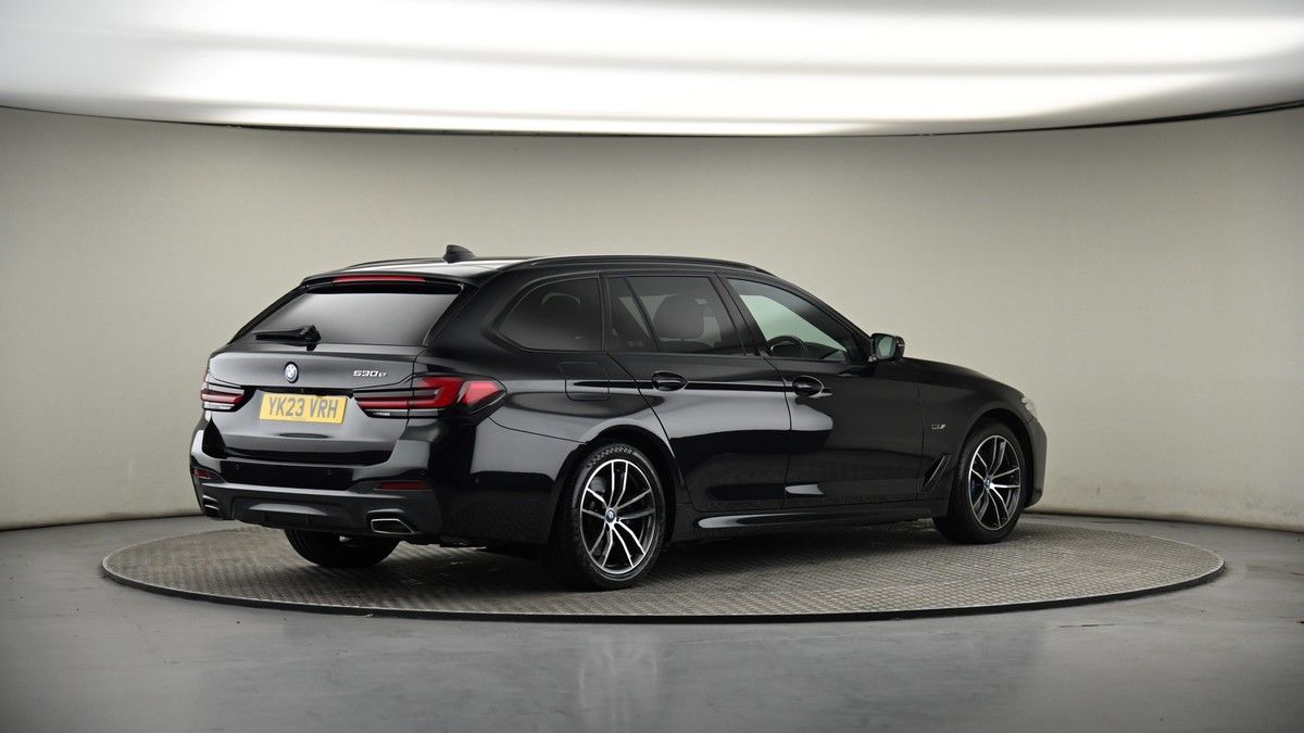 BMW 5 Series Image 7