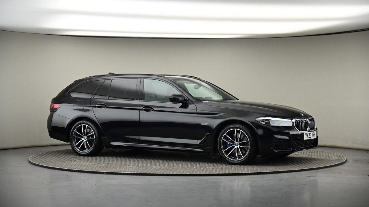 BMW 5 Series Image 6