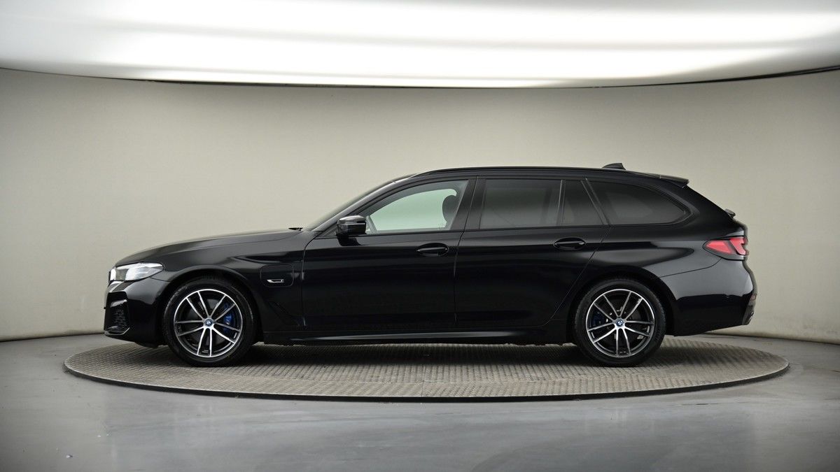 BMW 5 Series Image 19