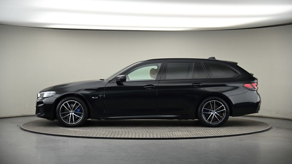BMW 5 Series Image 19