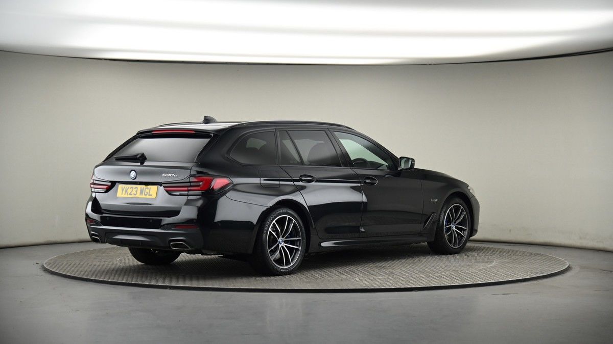 BMW 5 Series Image 7