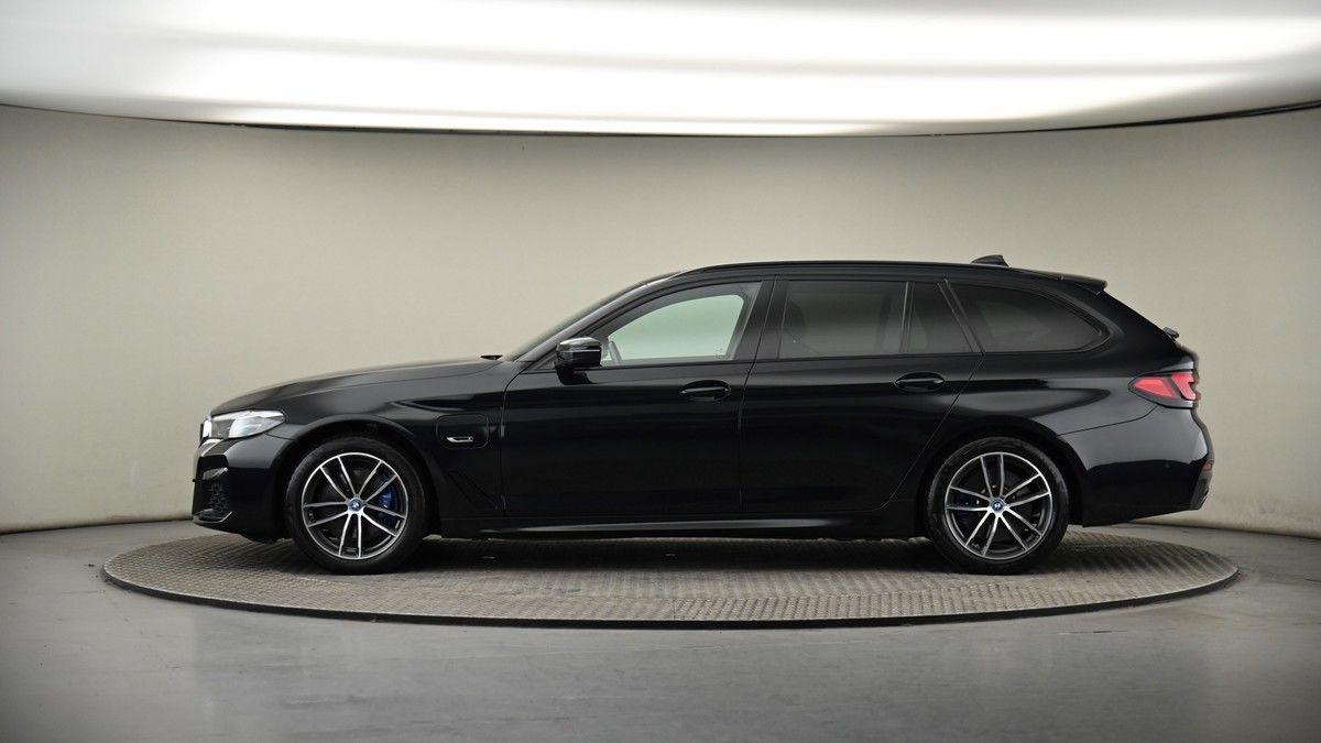 BMW 5 Series Image 19