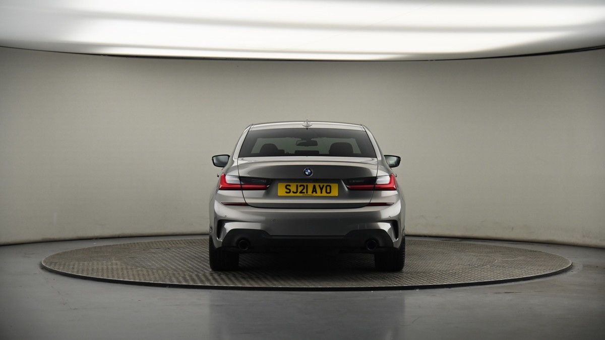 BMW 3 Series Image 16