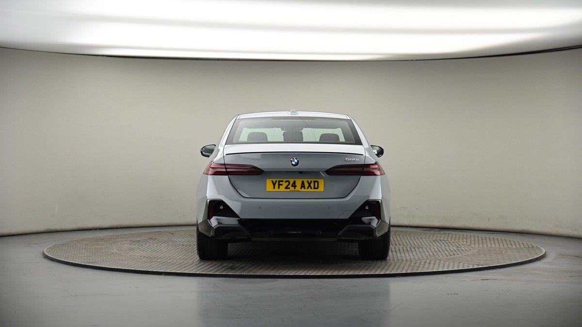 BMW 5 Series Image 16