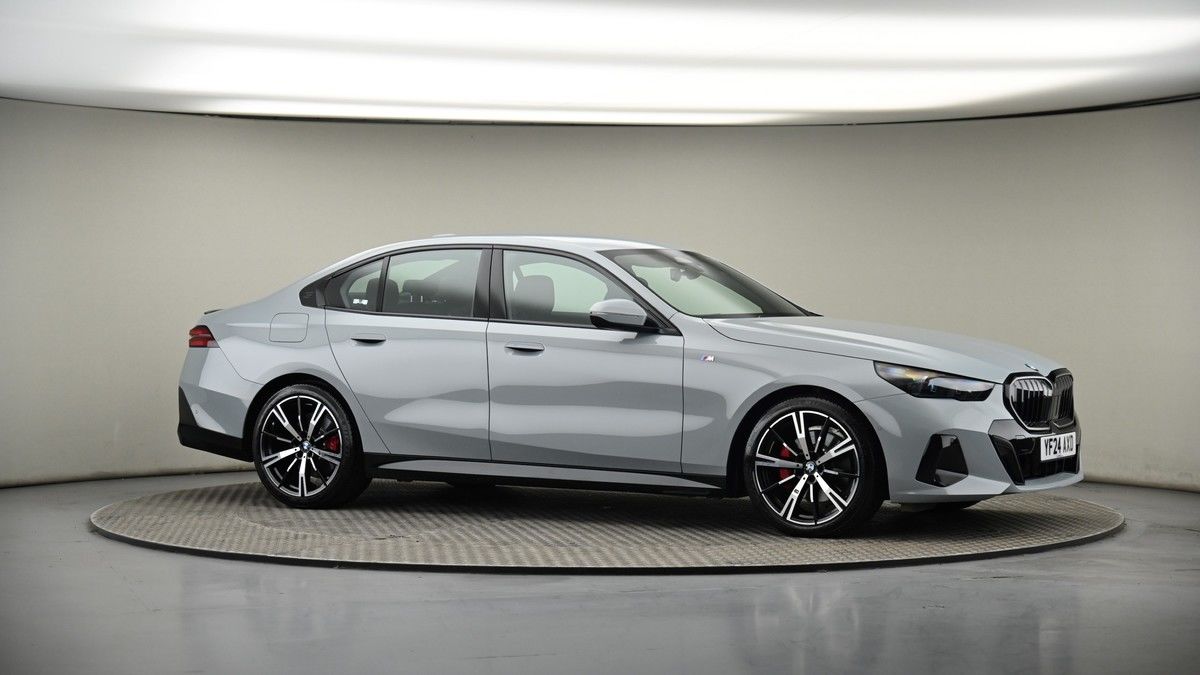 BMW 5 Series Image 5