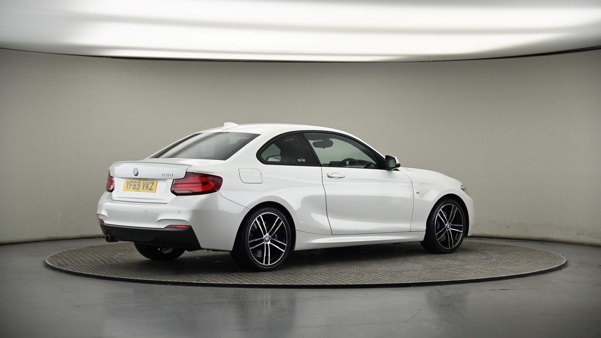 BMW 2 Series Image 6