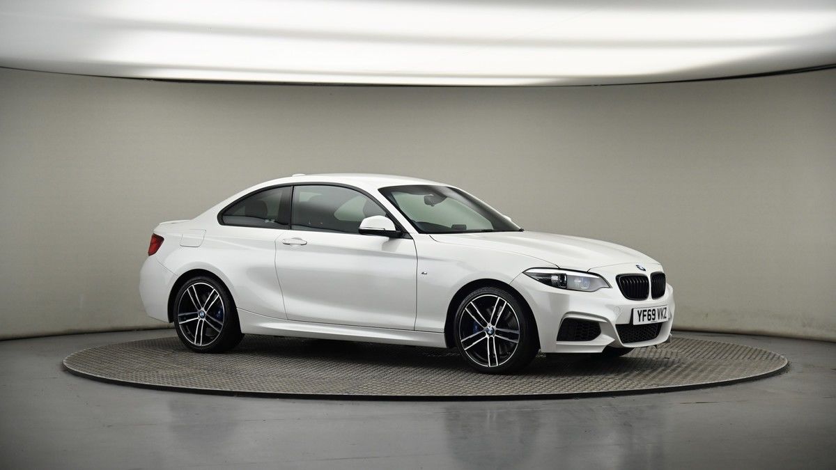 BMW 2 Series Image 5