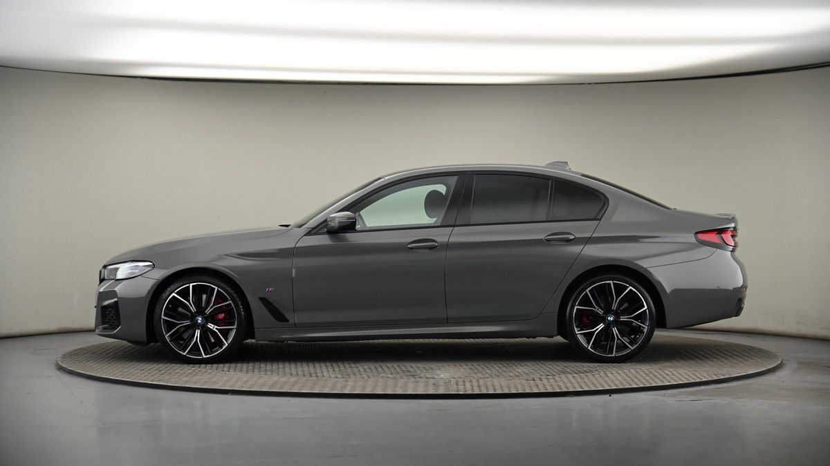 BMW 5 Series Image 18