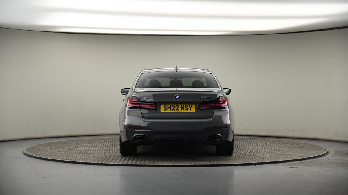 BMW 5 Series Image 16