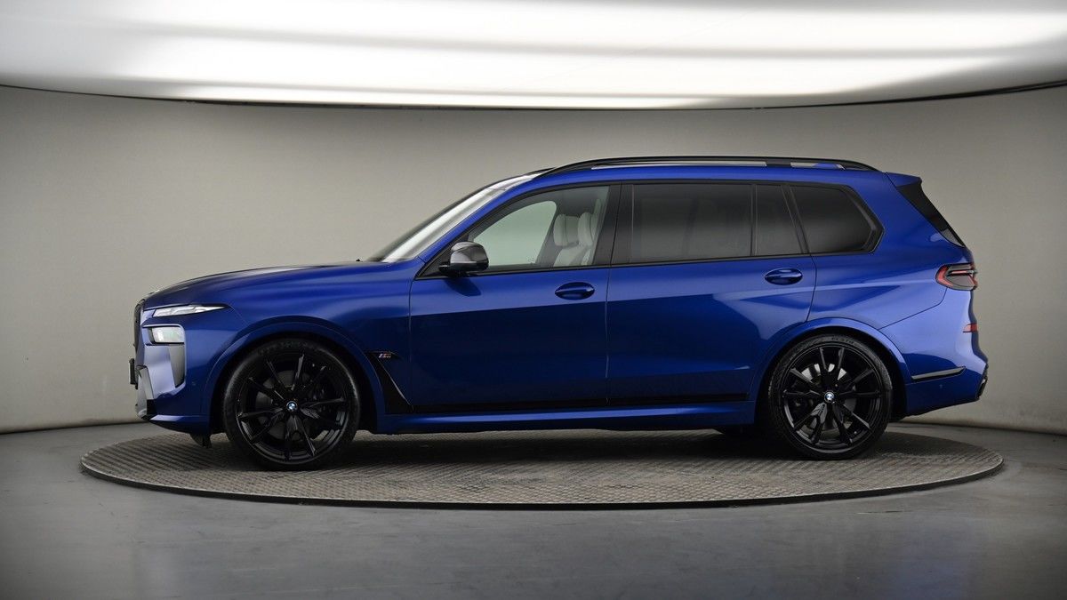 More views of BMW X7