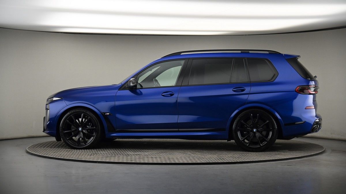 More views of BMW X7