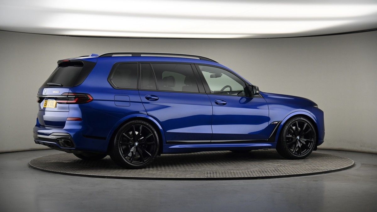 More views of BMW X7