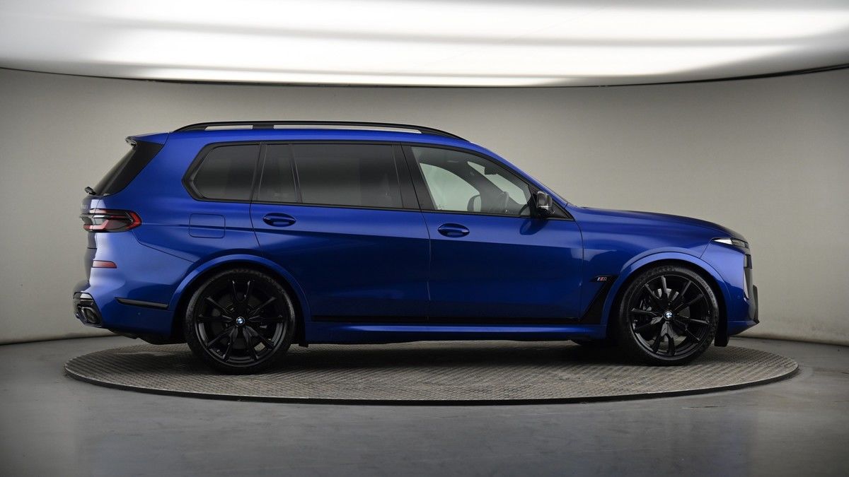 More views of BMW X7