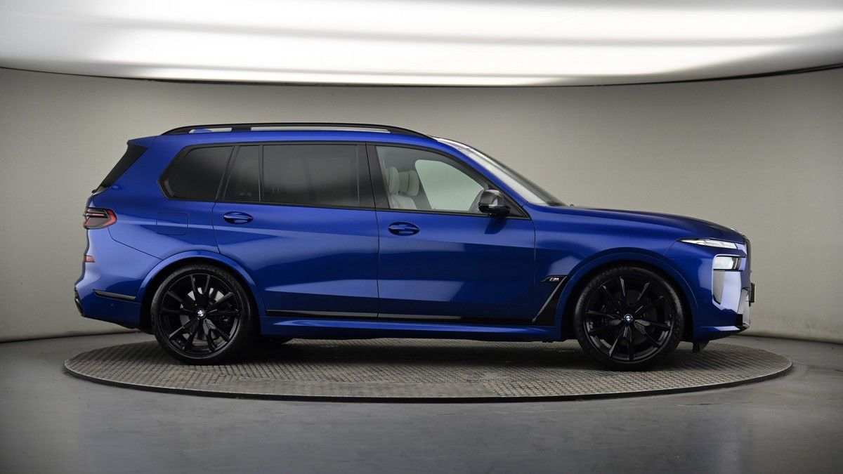 More views of BMW X7