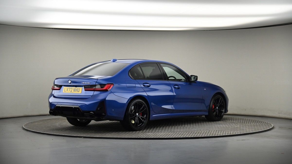 BMW 3 Series Image 6
