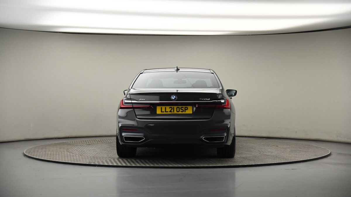 BMW 7 Series Image 17