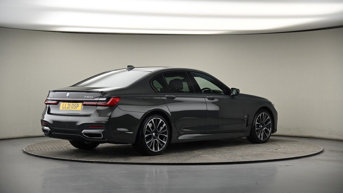 BMW 7 Series Image 7