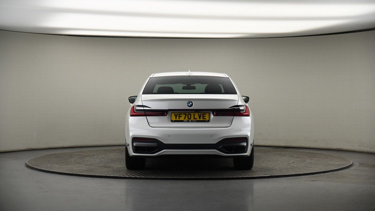 BMW 7 Series Image 17