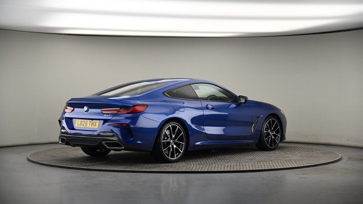BMW 8 Series Image 7