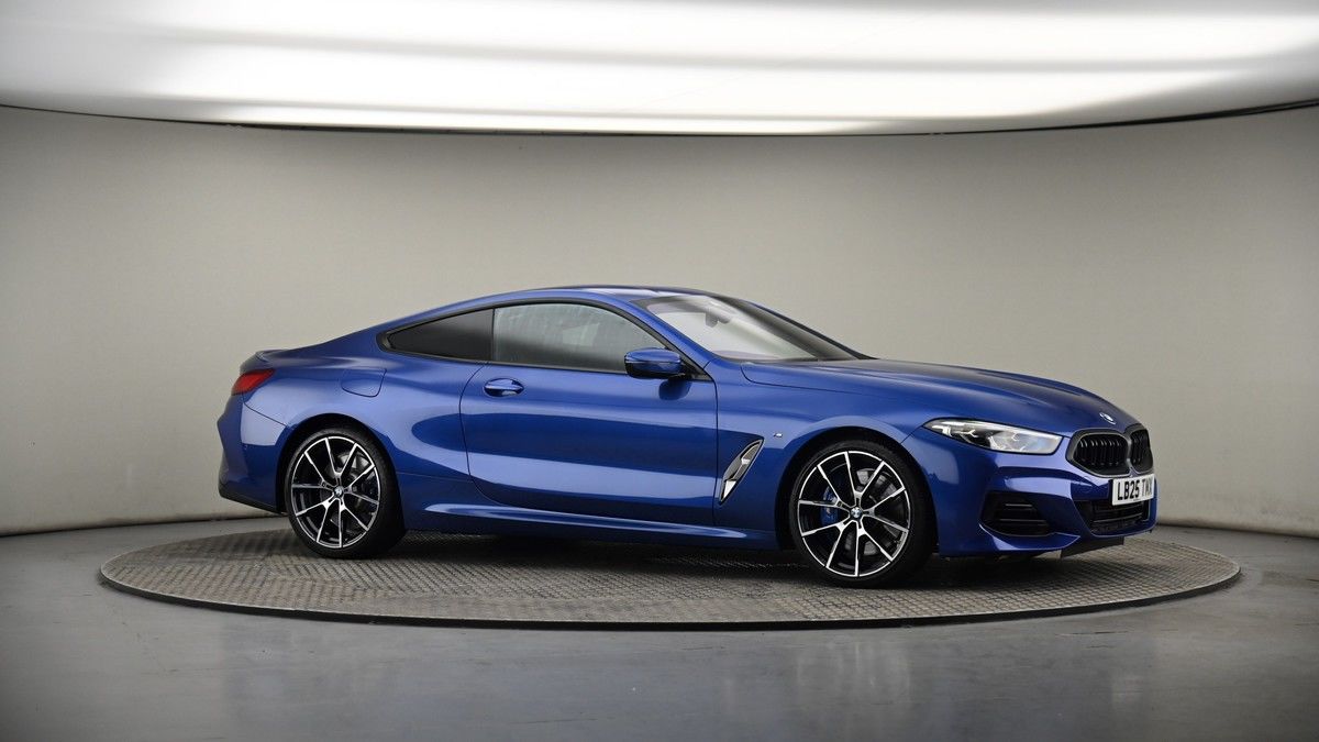 BMW 8 Series Image 6