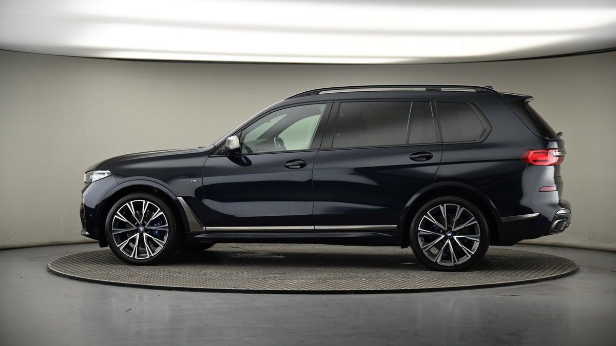 More views of BMW X7