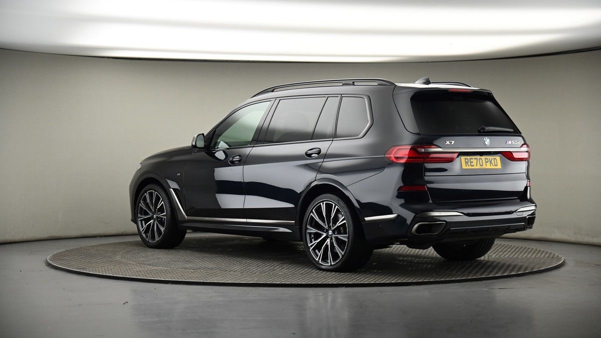 More views of BMW X7