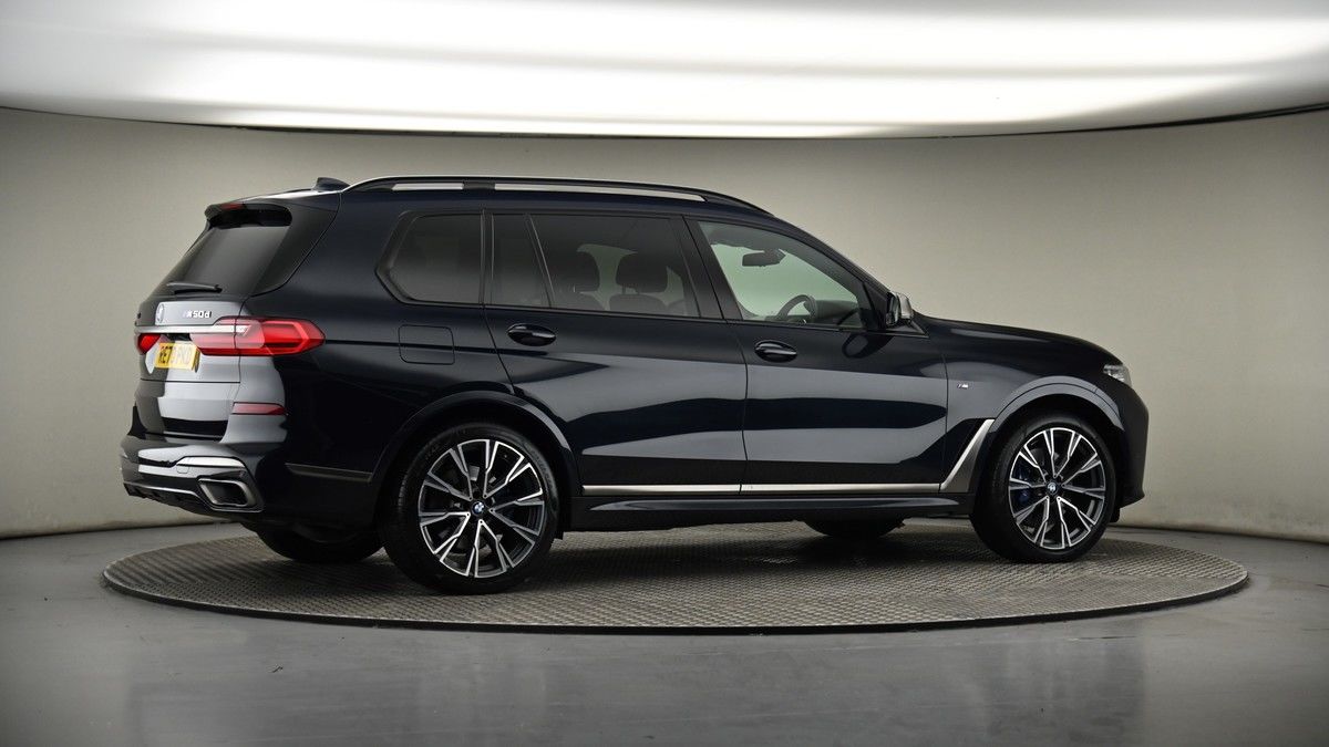 More views of BMW X7