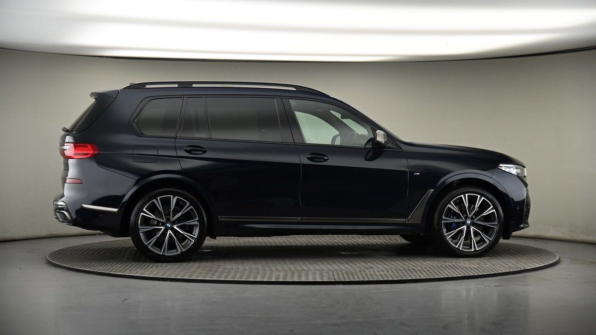 More views of BMW X7