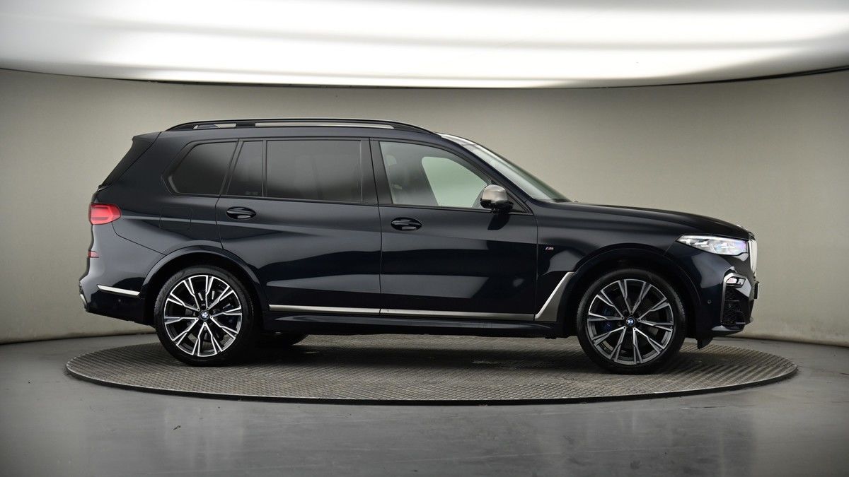 More views of BMW X7