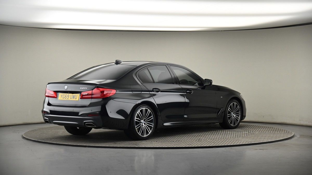 BMW 5 Series Image 6