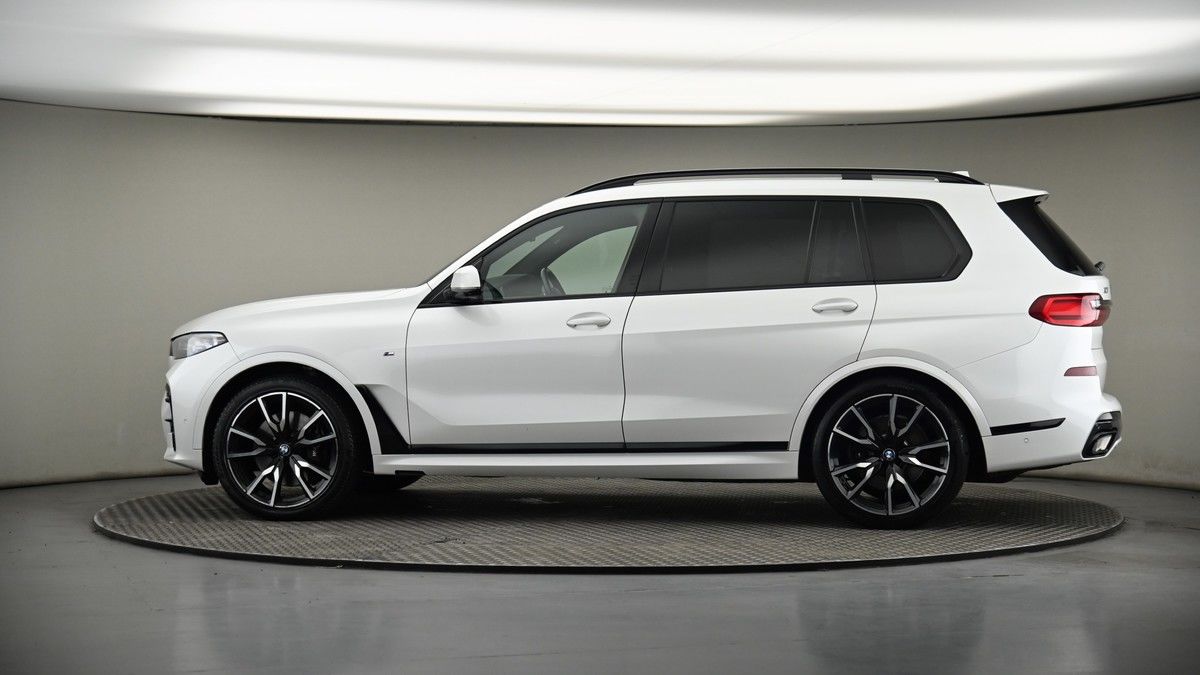 More views of BMW X7
