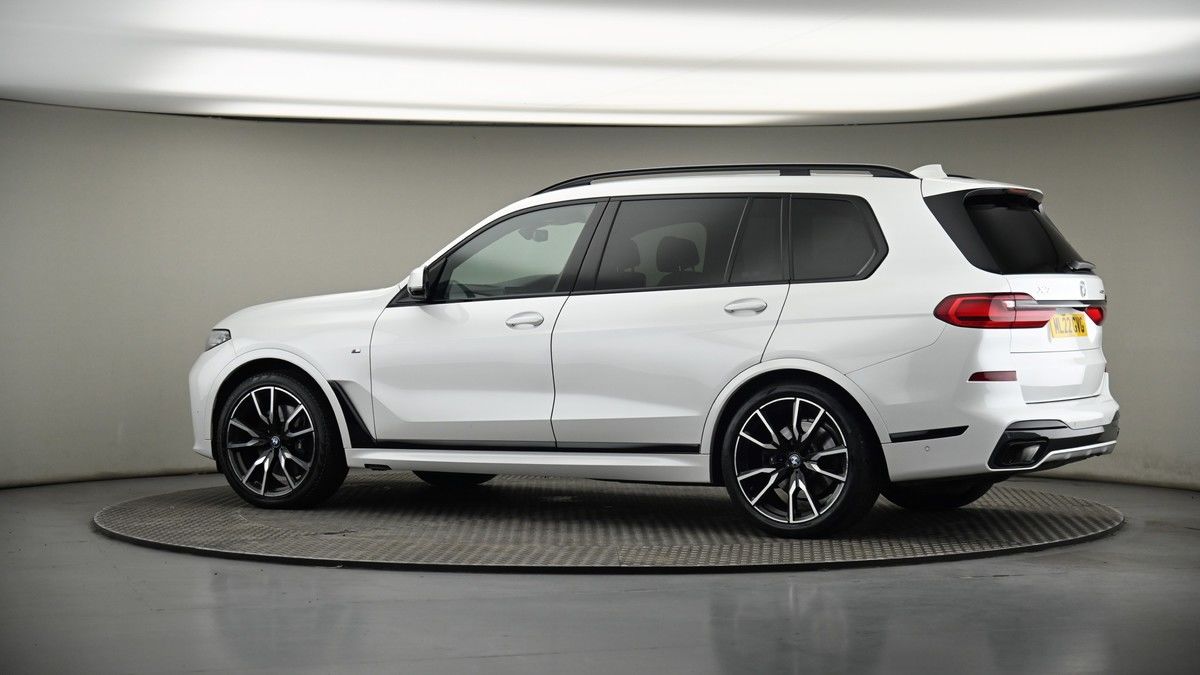 More views of BMW X7