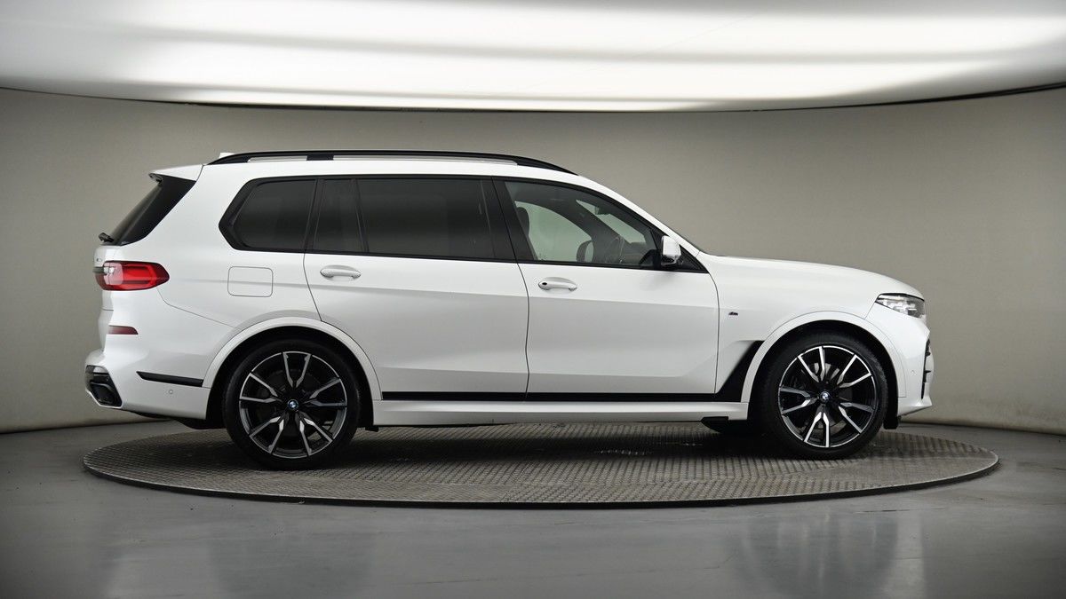 More views of BMW X7